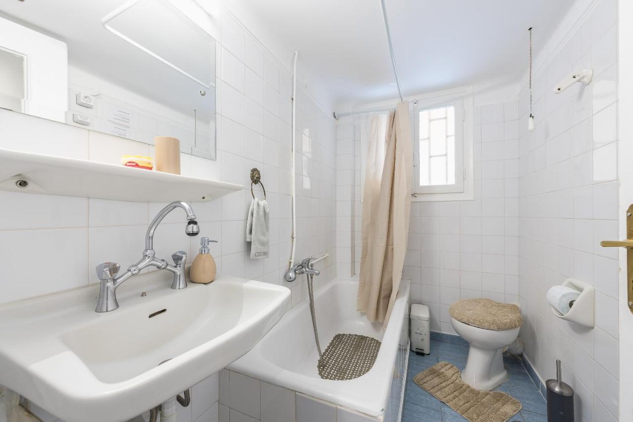 Private Rooms Athens - Shared Bathroom Buitenkant foto